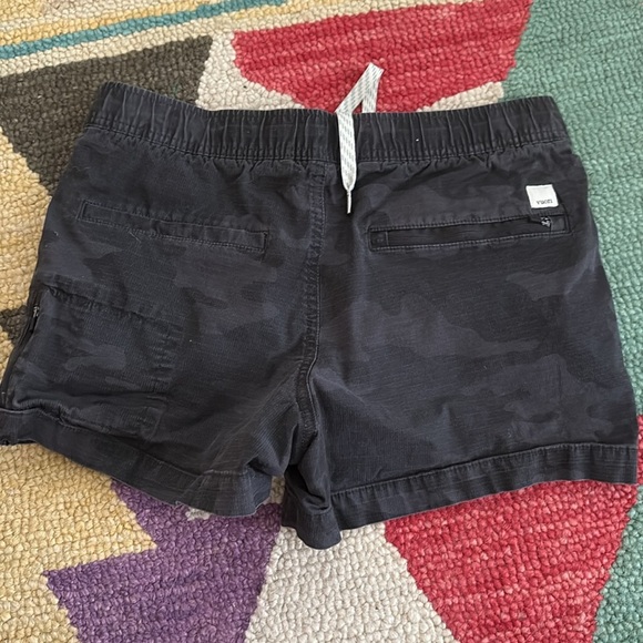 Vuori Ripstop Camo Black Shorts size x-small - Picture 4 of 6
